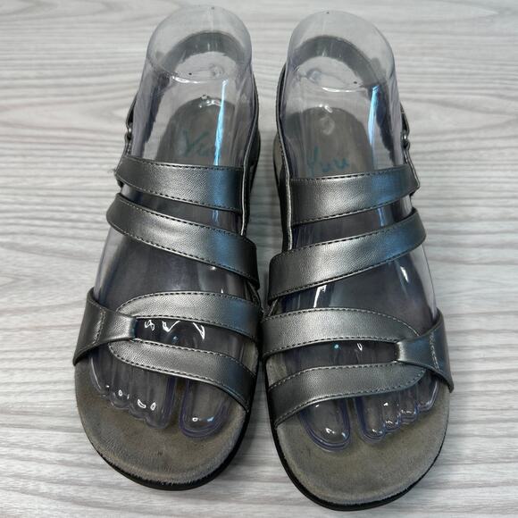 YUU Janne Slingback Sandal SZ 6.5 Silver Wedge Open Toe Adjustable Strap Comfort - Picture 2 of 7
